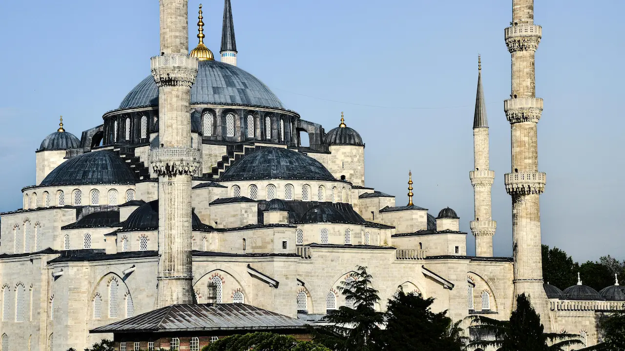 The Blue Mosque: History and Architecture of Sultan Ahmed Mosque ...