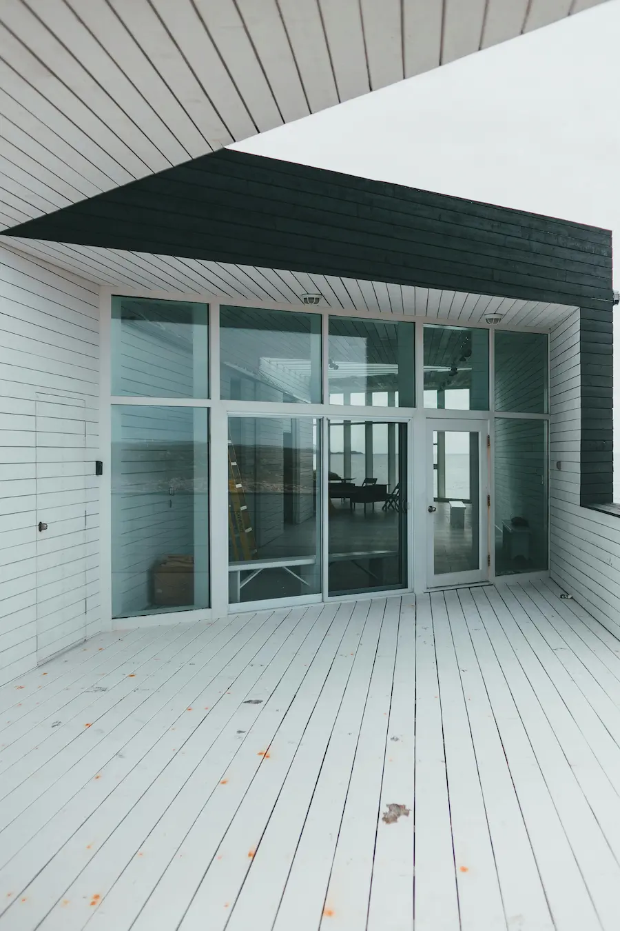 white composite decking with a sleek, modern finish, perfect for outdoor spaces