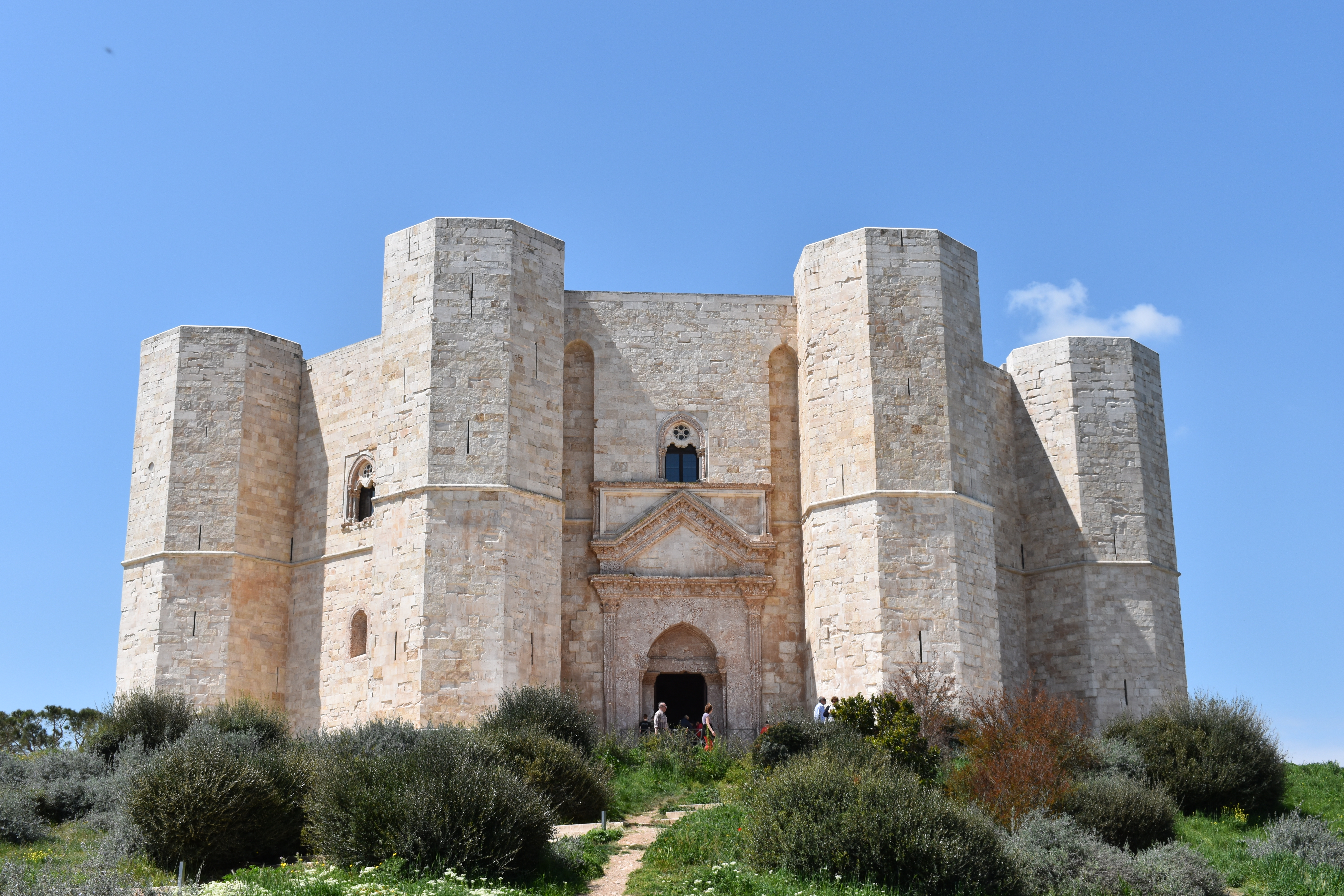 Castel del Monte in Italy, built around 1240, showcasing unique octagonal Romanesque and Gothic architectural fusion.