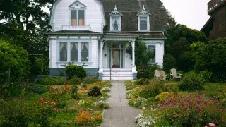 Well-preserved 1850s house with original exterior.